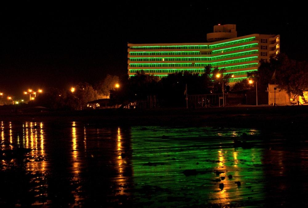 Rayentray Grand Hotel Puerto Madryn Kültér fotó